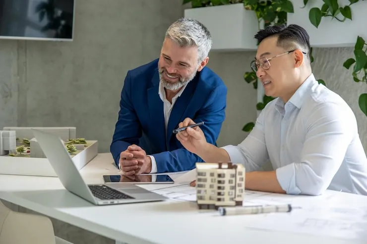 Market Analysis & Investment Strategy​